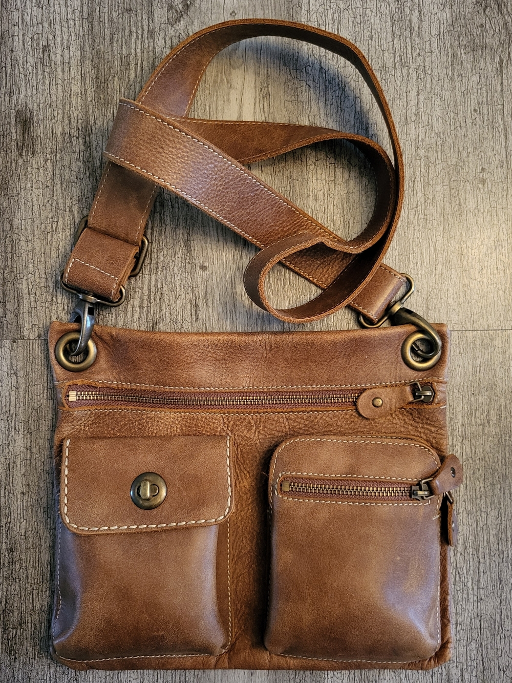 ROOTS Tribe Leather Flat Bag